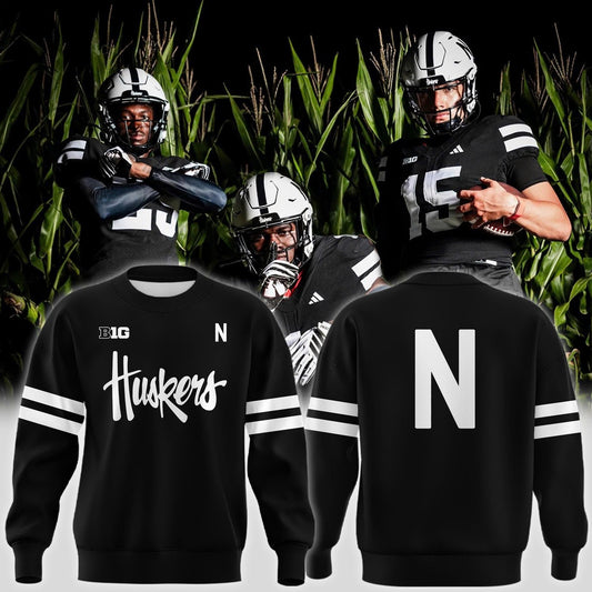 Special New Alternate Dark Mode Helmet Logo Sweat In Black