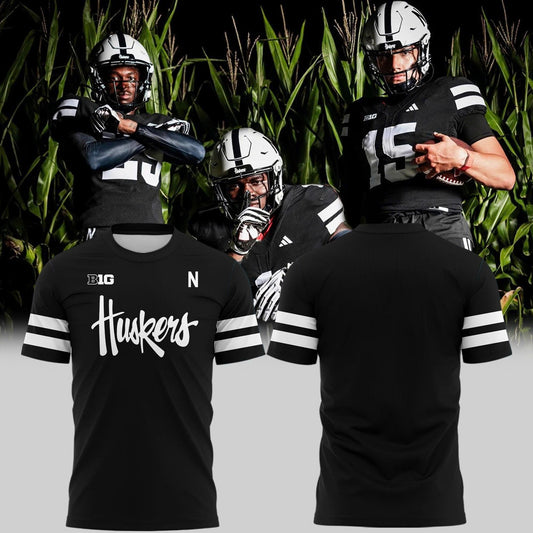 Special New Alternate Dark Mode Helmet Logo Tshirt In Black